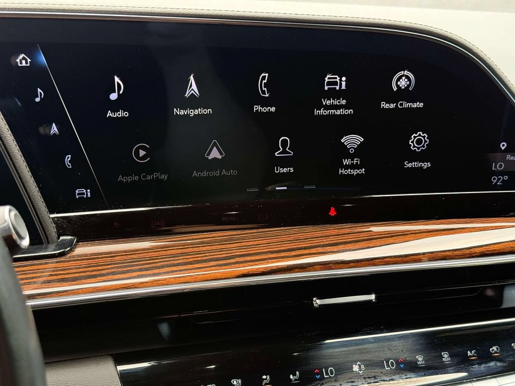 Used 2022 Cadillac Escalade Premium Luxury AWD/4WD image 6