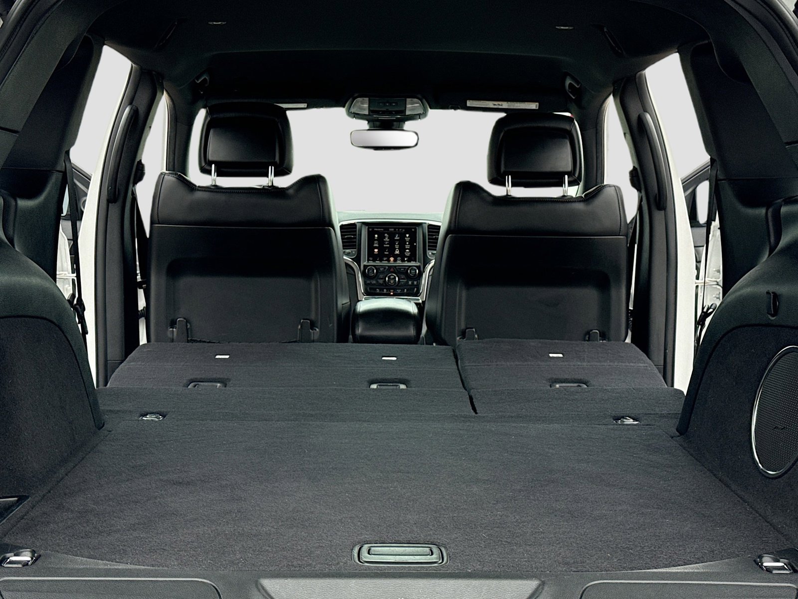 Used 2017 Jeep Grand Cherokee Altitude image 7