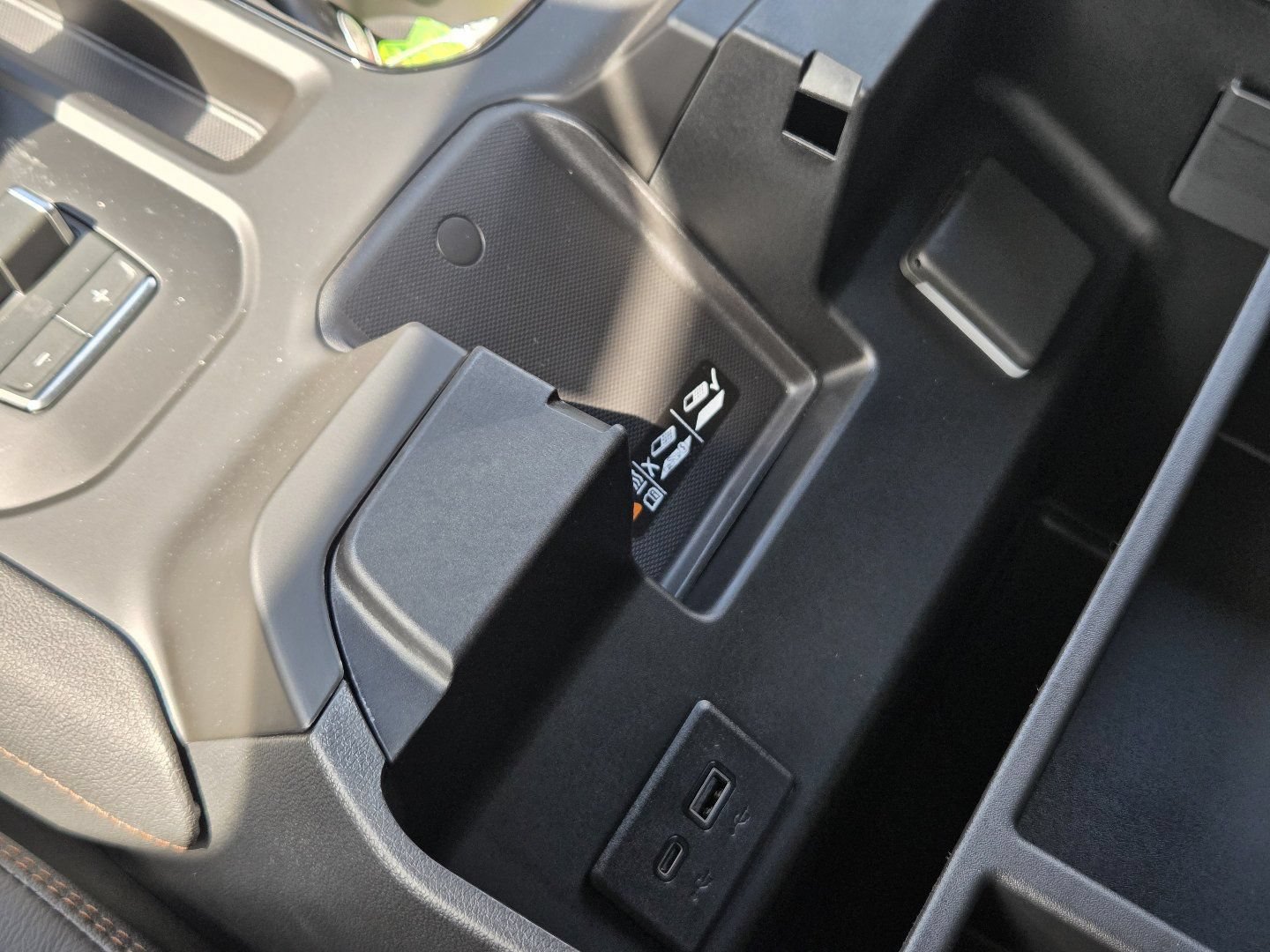 New 2026 GMC Sierra 1500 AT4 w/ AT4 Premium Package AWD/4WD image 39