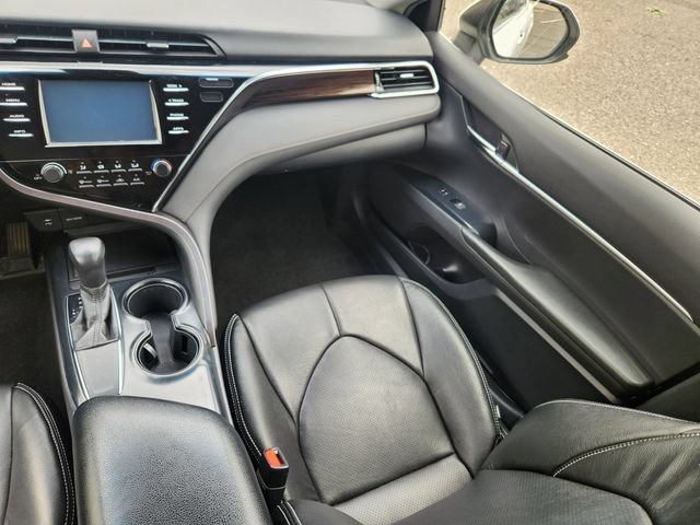 Used 2018 Toyota Camry LE FWD image 13