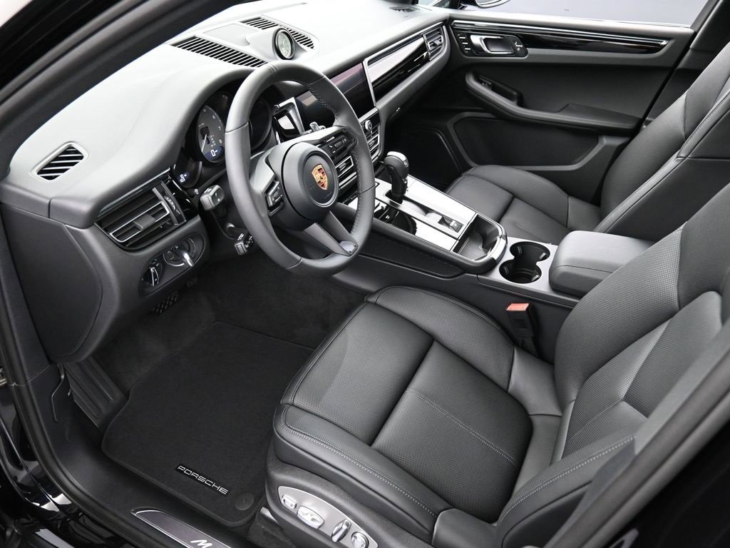 New 2026 Porsche Macan S image 4