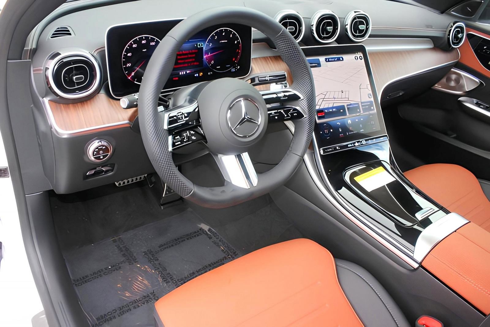 Used 2024 Mercedes-Benz C 300 Sedan image 4