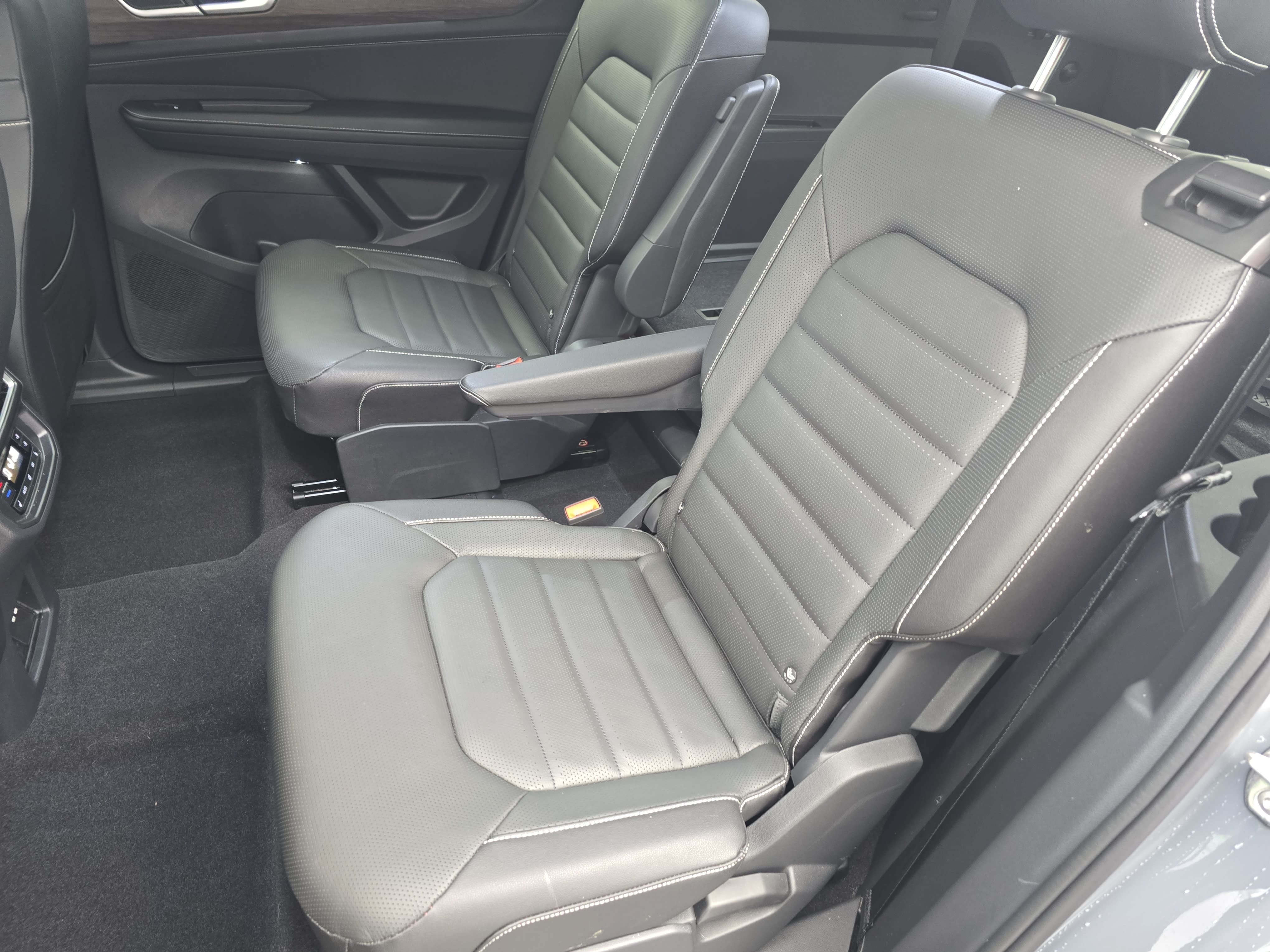 Used 2026 Volkswagen Atlas SEL AWD/4WD image 15