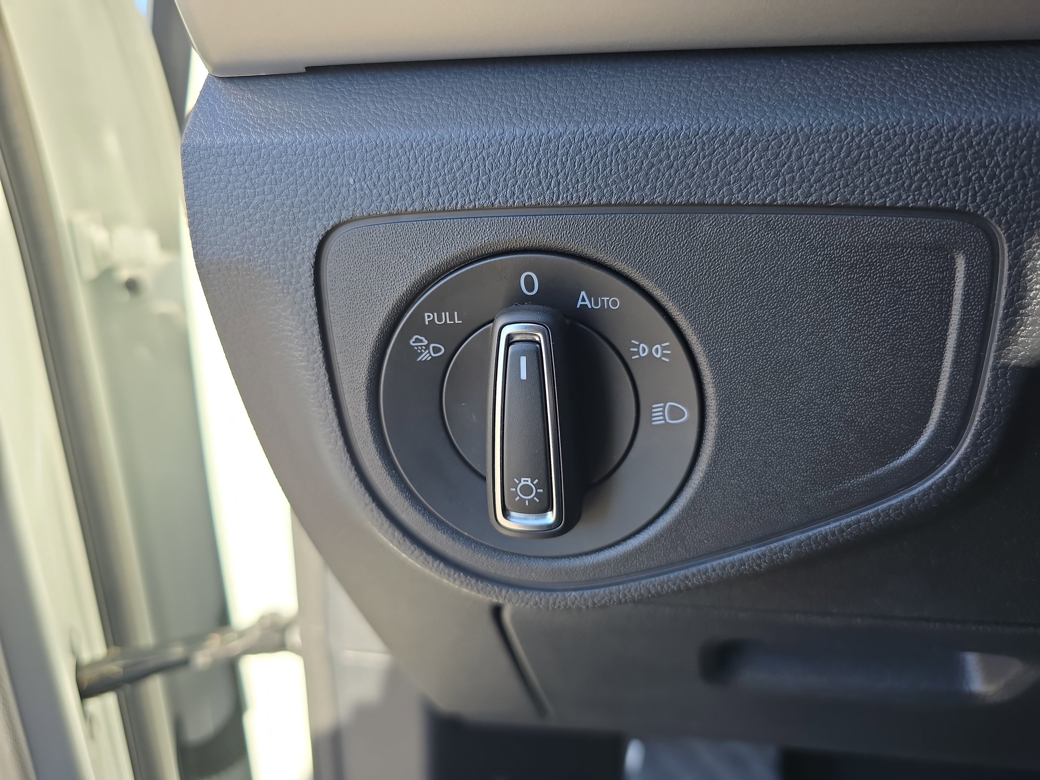 Used 2023 Volkswagen Atlas SE image 26