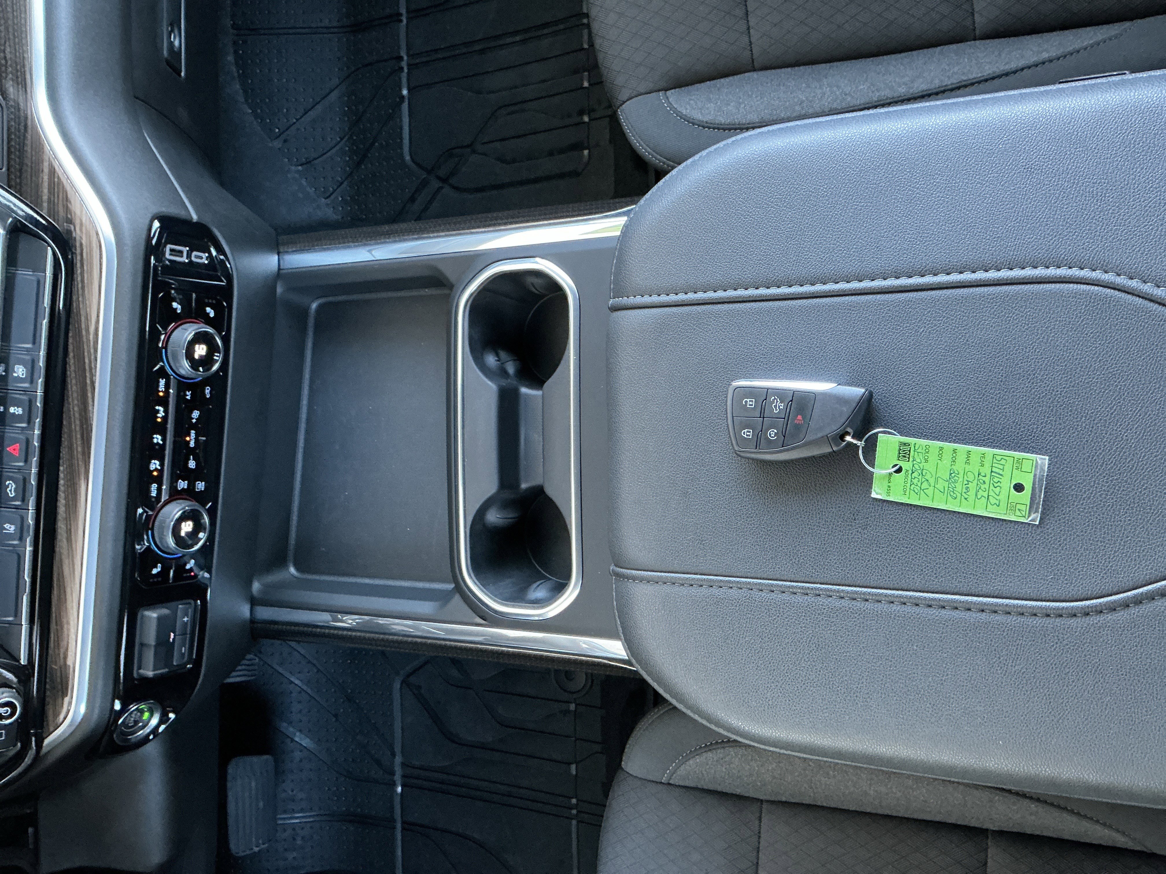 Used 2025 Chevrolet Silverado 3500 LT w/ Convenience Package image 11