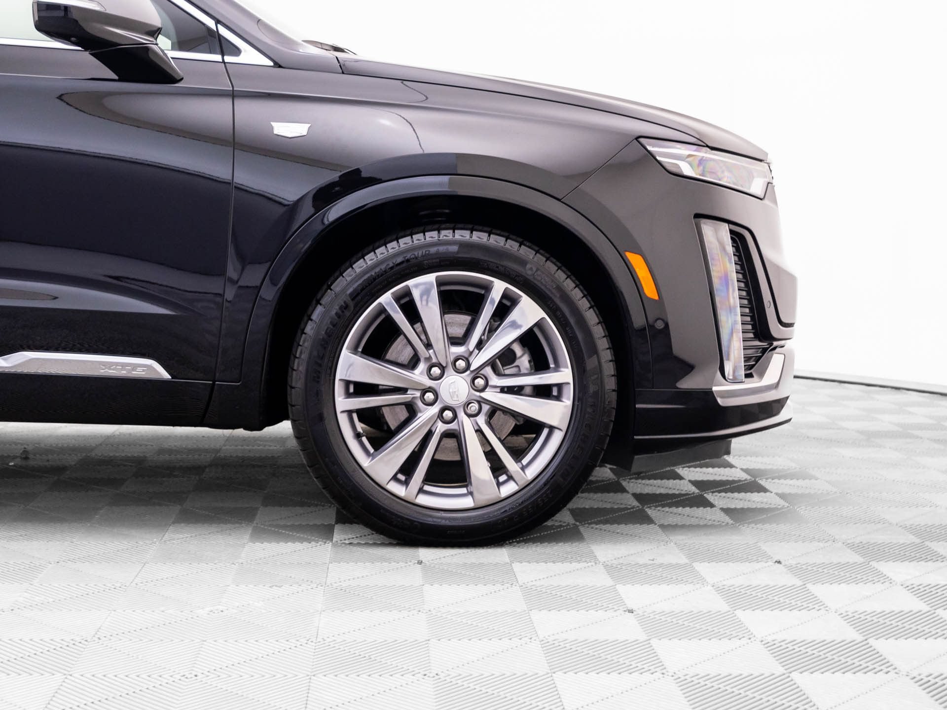 Certified 2025 Cadillac XT6 Premium Luxury w/ Platinum Package AWD/4WD image 31