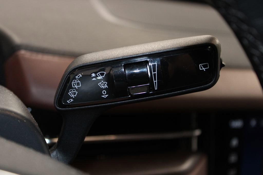 Used 2025 Lincoln Navigator Reserve image 27