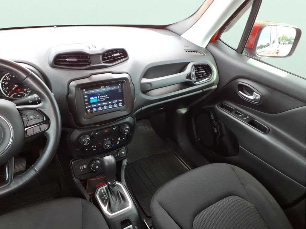 Certified 2019 Jeep Renegade Altitude w/ Quick Order Package 2XM AWD/4WD image 19