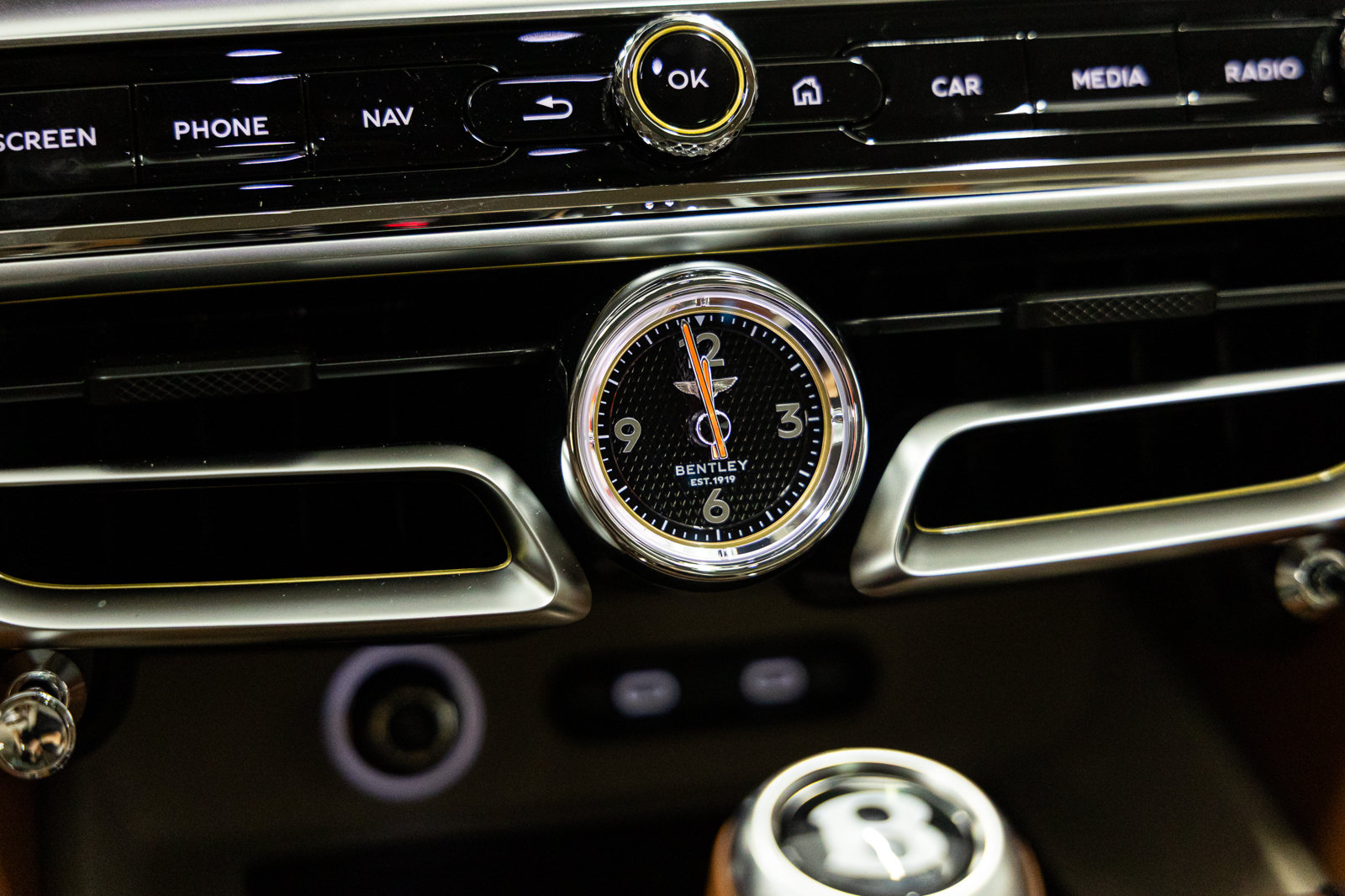 Certified 2026 Bentley Flying Spur V8 AWD/4WD image 41