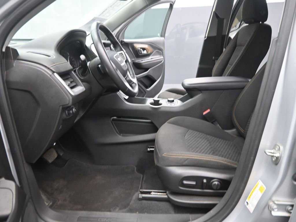 Used 2021 GMC Terrain SLE w/ Driver Convenience Package image 10