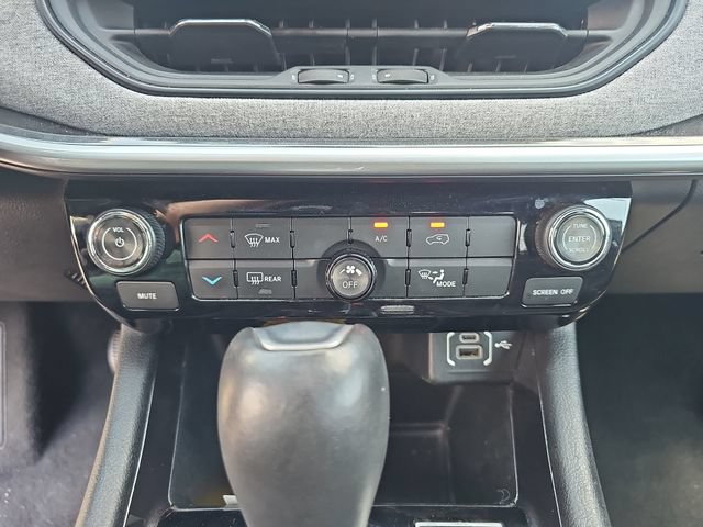 Used 2024 Jeep Compass Latitude AWD/4WD image 21