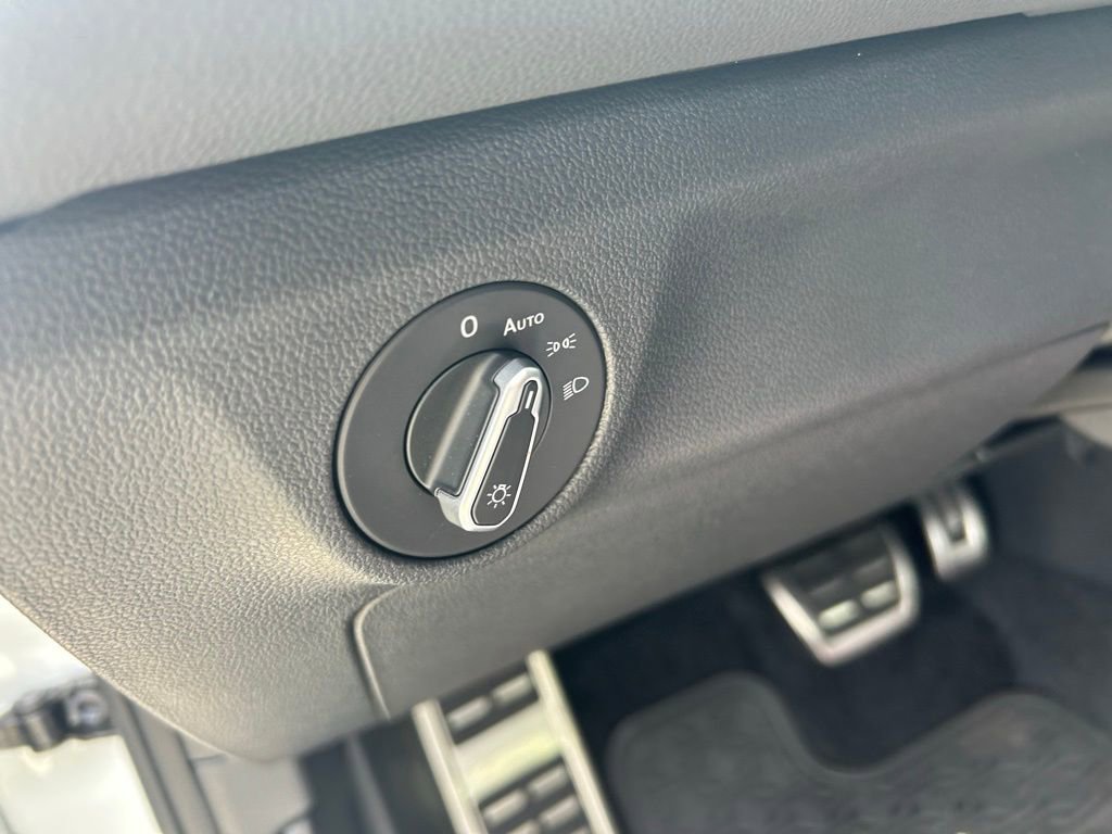 Used 2025 Volkswagen Jetta Sport image 50