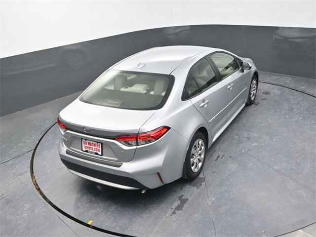 Used 2022 Toyota Corolla LE image 25