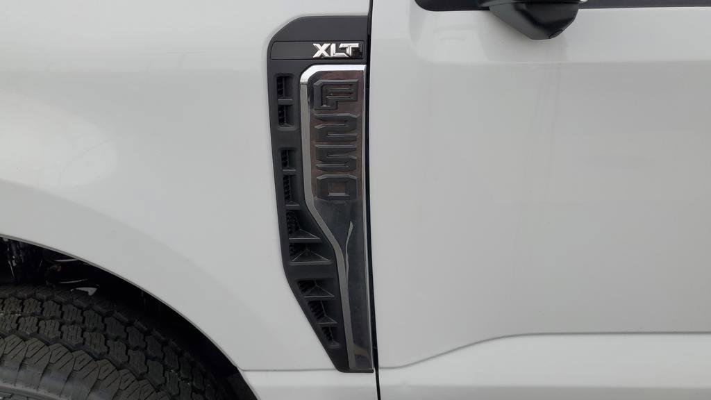 New 2026 Ford F250 4x4 Crew Cab Super Duty image 11