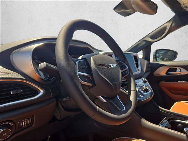 New 2026 Chrysler Pacifica Pinnacle FWD image 3