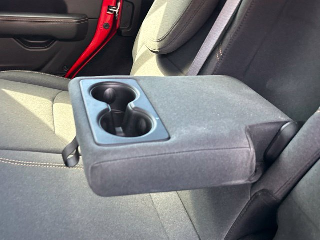 Used 2025 Jeep Wrangler Unlimited Sahara w/ Safety Group AWD/4WD image 31