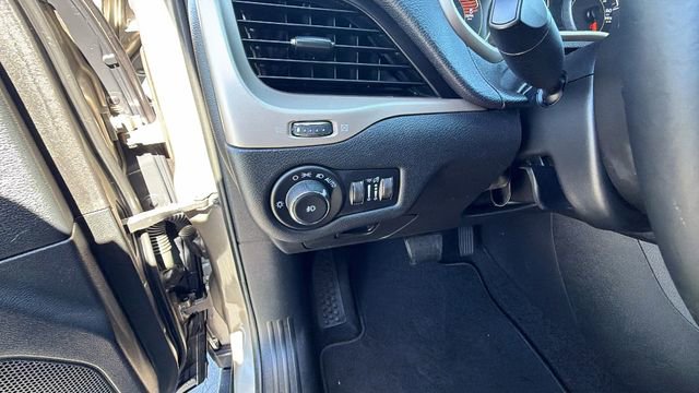 Used 2017 Jeep Cherokee Latitude w/ Trailer Tow Group AWD/4WD image 30