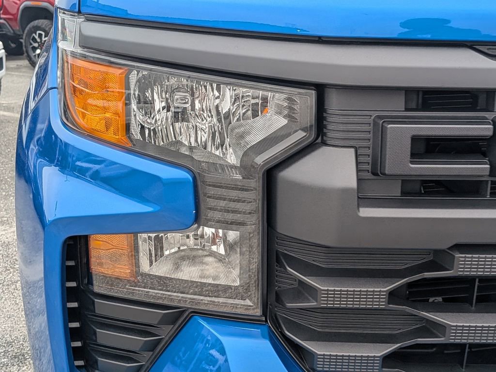 Used 2024 Chevrolet Silverado 1500 Custom w/ Dark Appearance Package AWD/4WD image 9