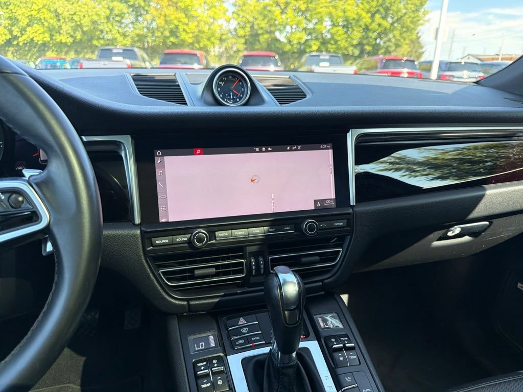 Used 2020 Porsche Macan AWD/4WD image 15