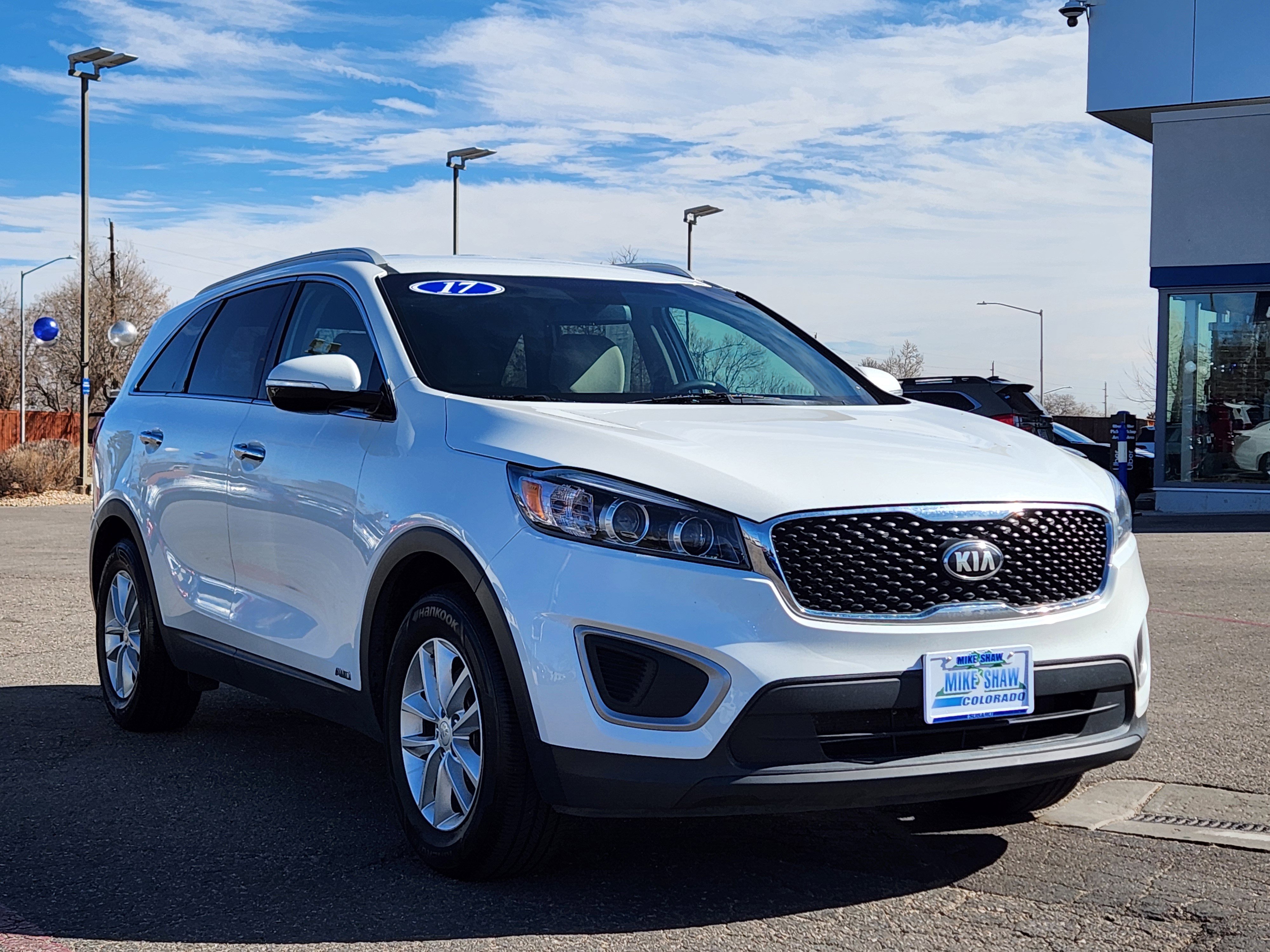 Used 2017 Kia Sorento LX image 3