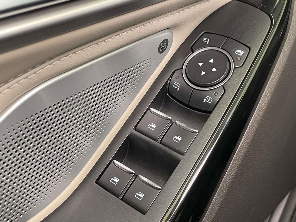 Used 2021 Ford Explorer Platinum w/ Equipment Group 601A AWD/4WD image 38