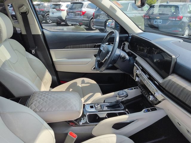 Used 2023 Kia Telluride EX w/ EX Captain's Chair Package AWD/4WD image 10