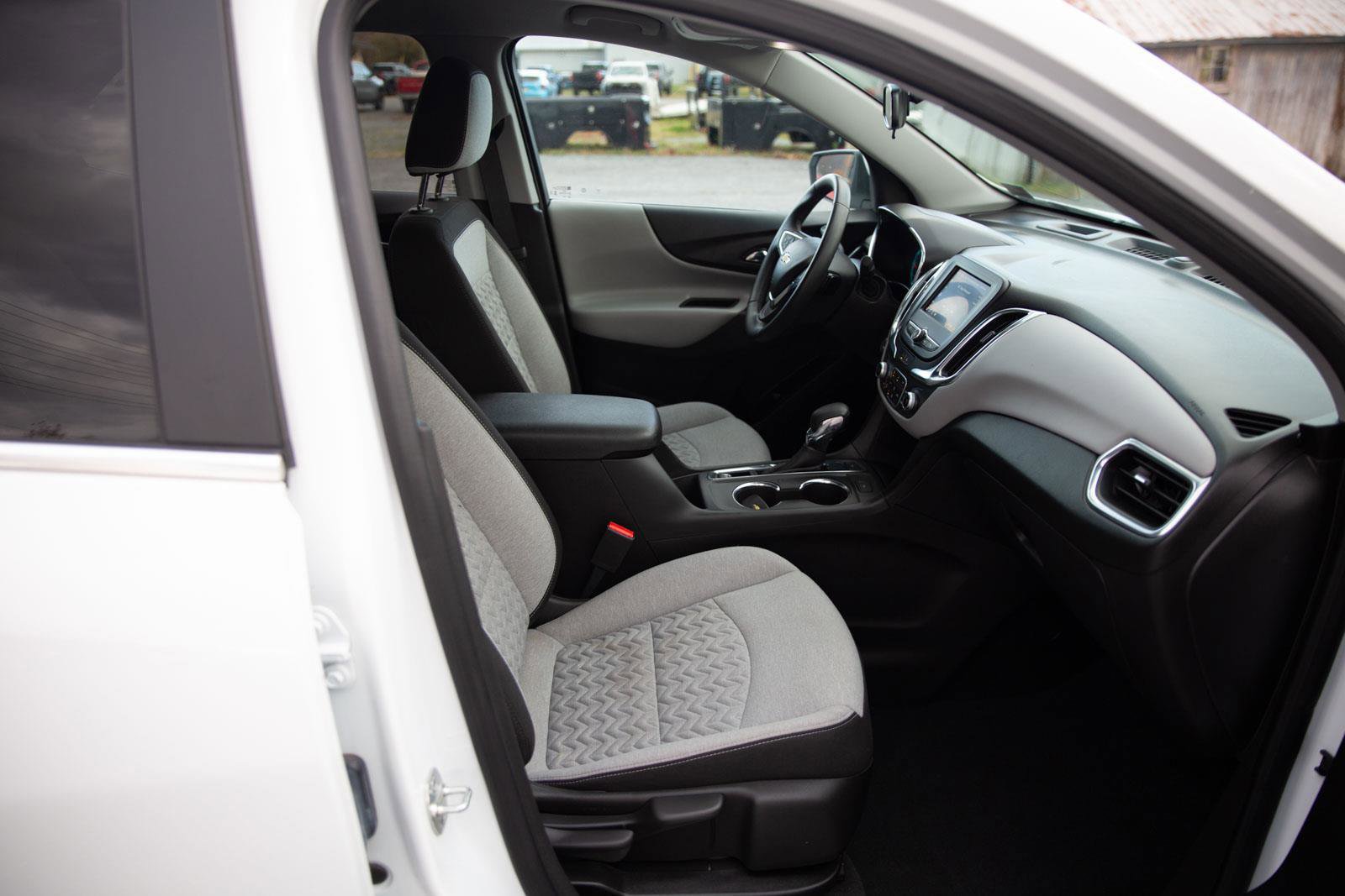 Certified 2023 Chevrolet Equinox LT w/ Driver Convenience Package image 24