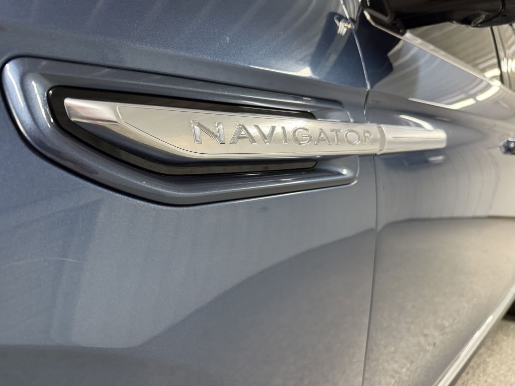 Used 2018 Lincoln Navigator L Reserve w/ Technology Package image 7