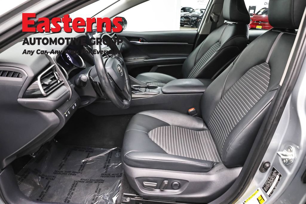 Used 2022 Toyota Camry SE FWD image 13