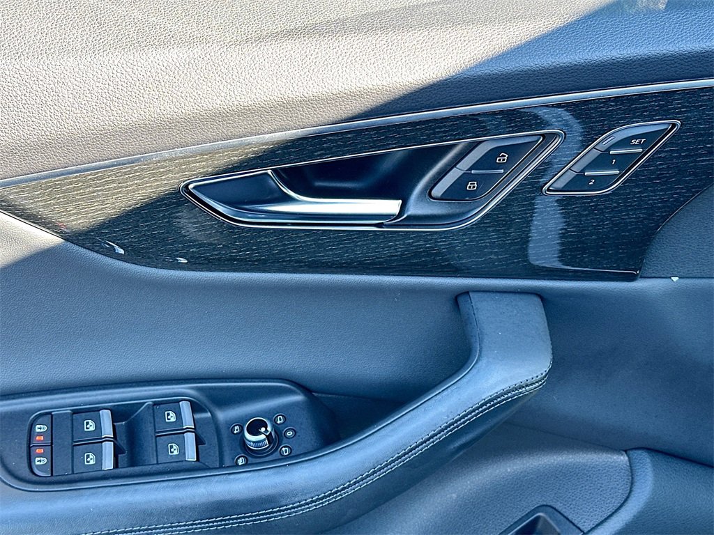 Used 2022 Audi Q7 3.0T Prestige image 21