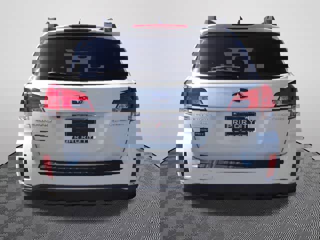 Used 2013 Subaru Outback 2.5i Limited image 3