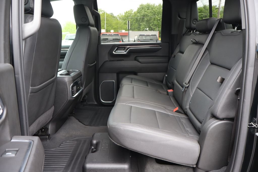 Used 2024 Chevrolet Silverado 2500 LTZ w/ LTZ Convenience Package AWD/4WD image 17