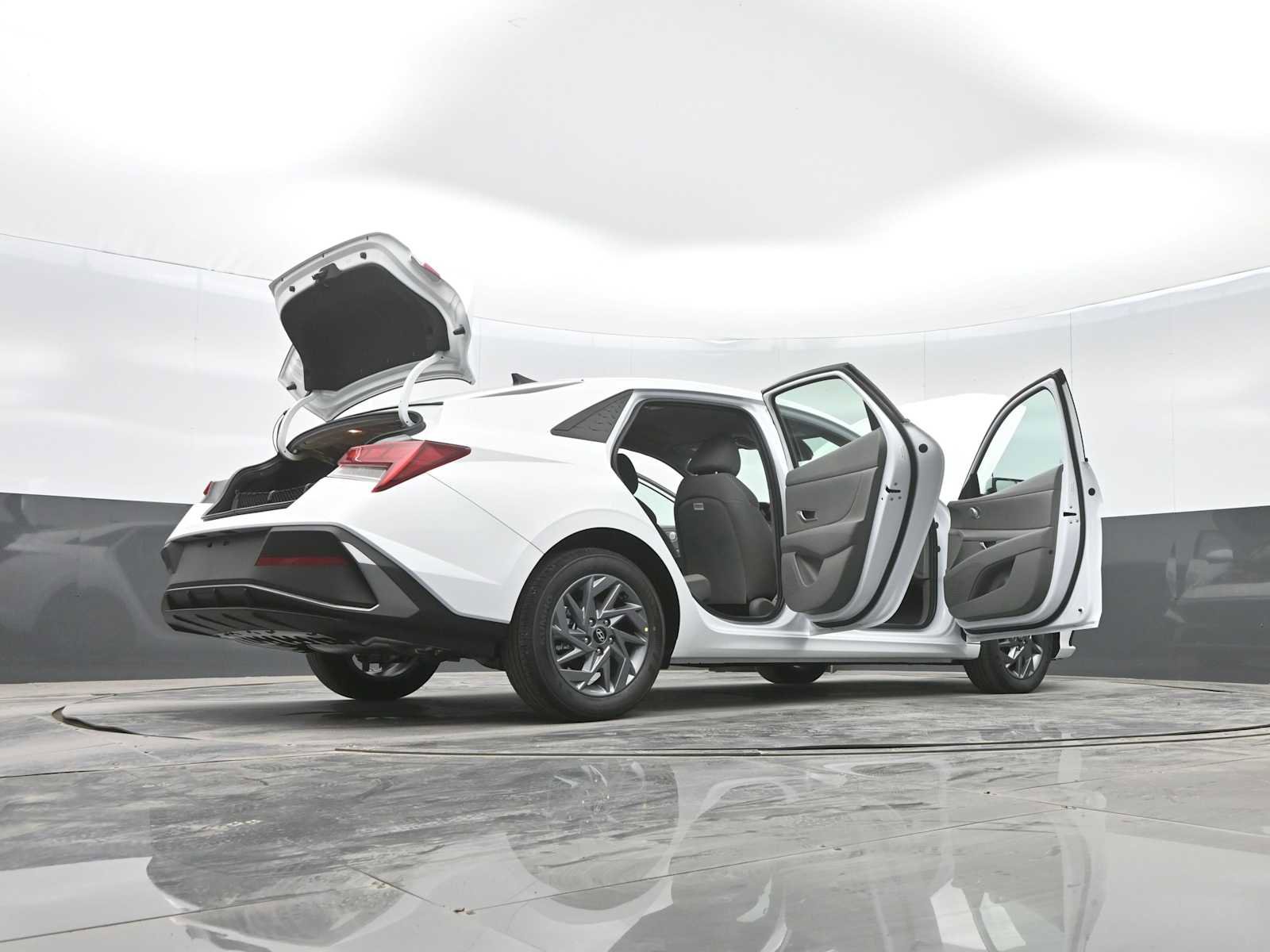 New 2026 Hyundai Elantra Blue image 33