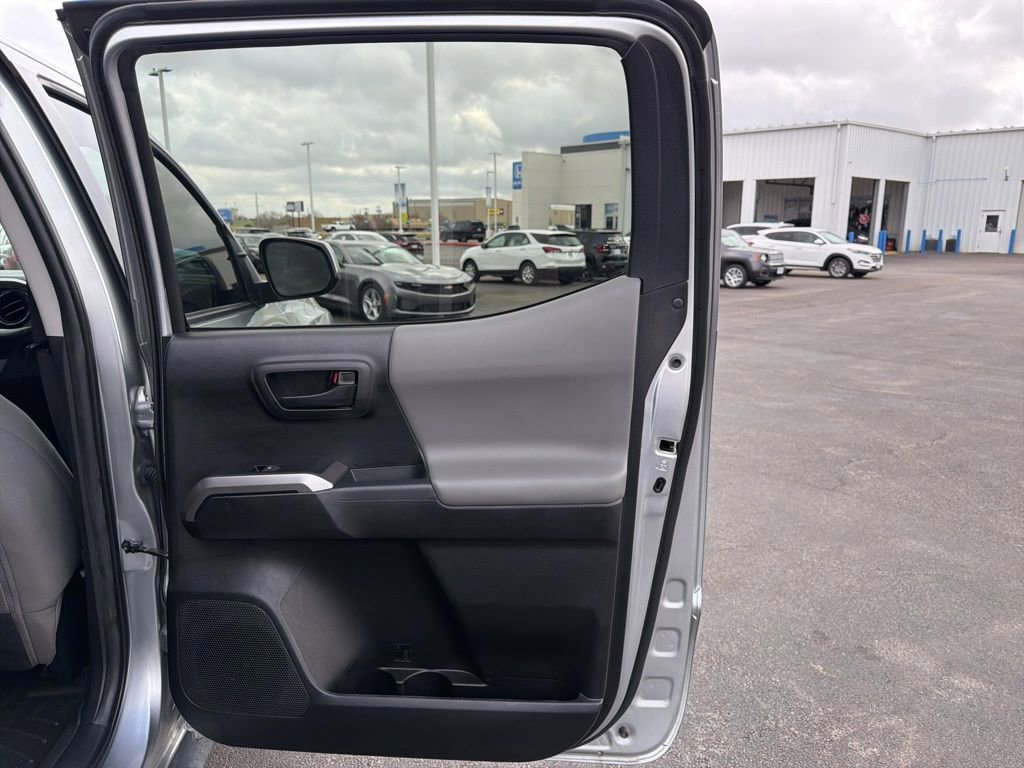 Used 2022 Toyota Tacoma SR5 image 29