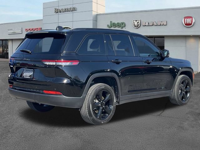 Used 2024 Jeep Grand Cherokee Altitude AWD/4WD image 7
