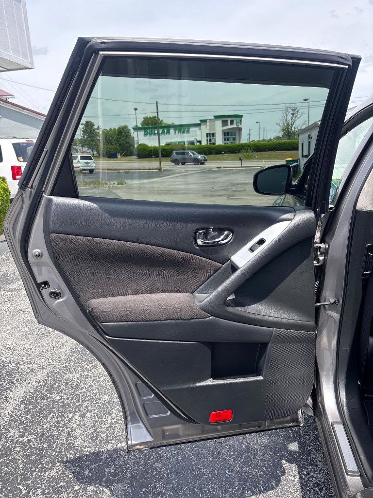 Used 2012 Nissan Murano SV FWD image 24