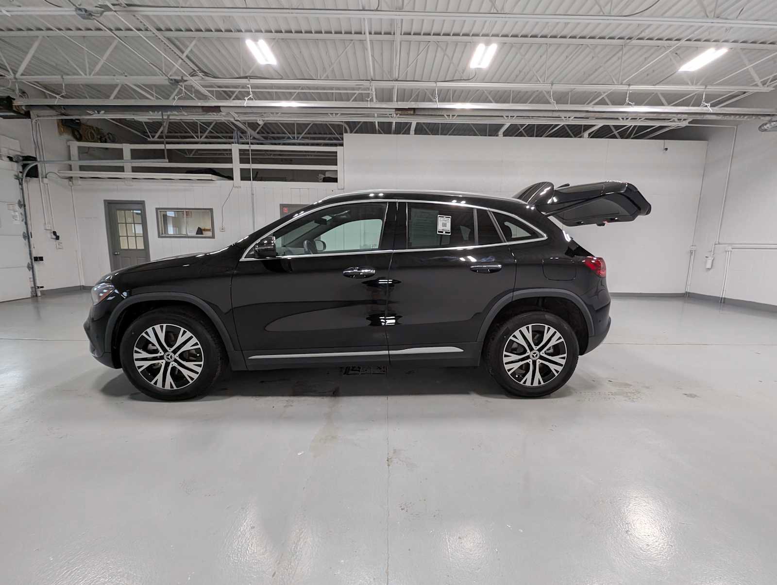 Certified 2025 Mercedes-Benz GLA 250 4MATIC image 12
