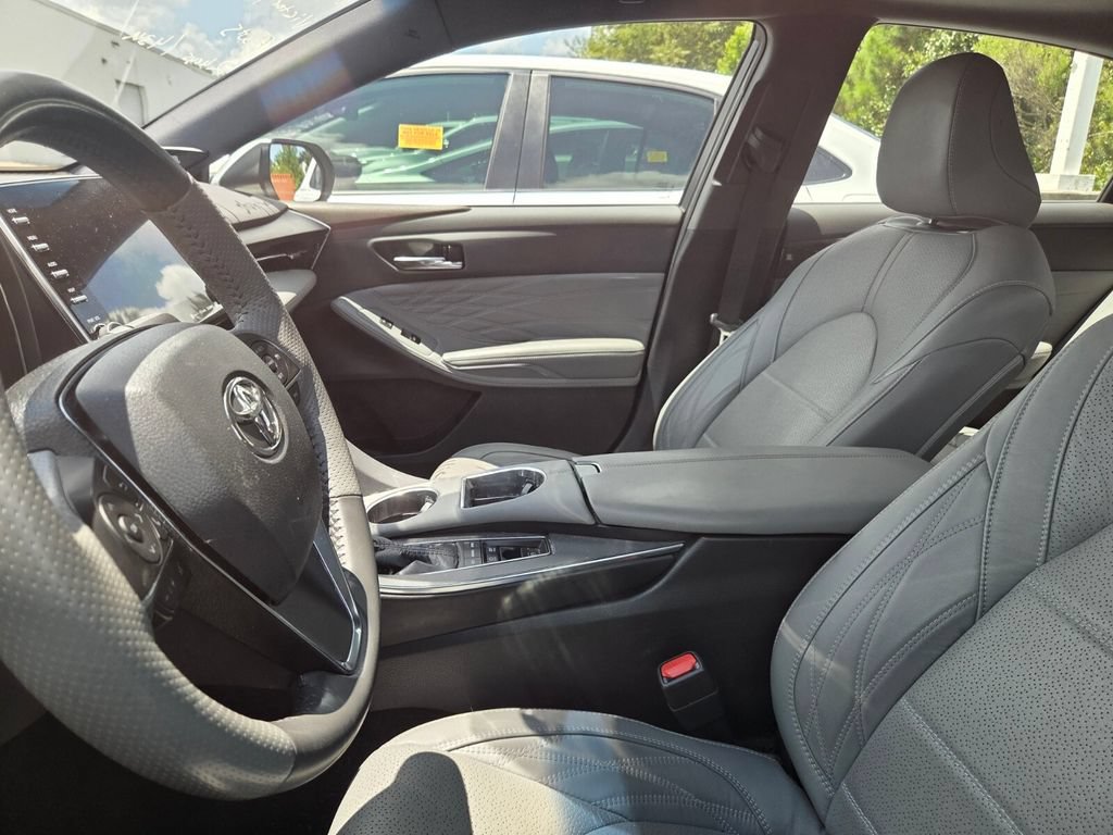 Used 2021 Toyota Avalon Limited w/ Advanced Safety Package FWD image 5