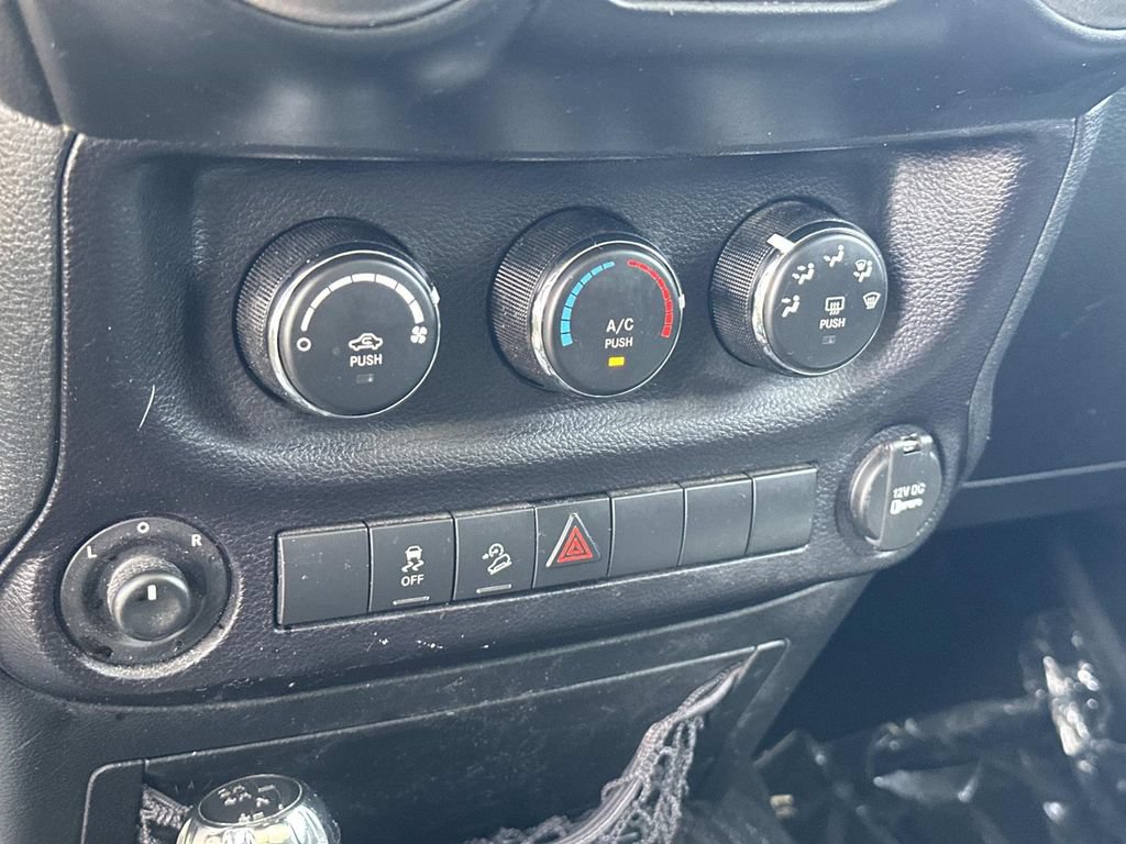 Used 2016 Jeep Wrangler Sport w/ Quick Order Package 24S AWD/4WD image 21