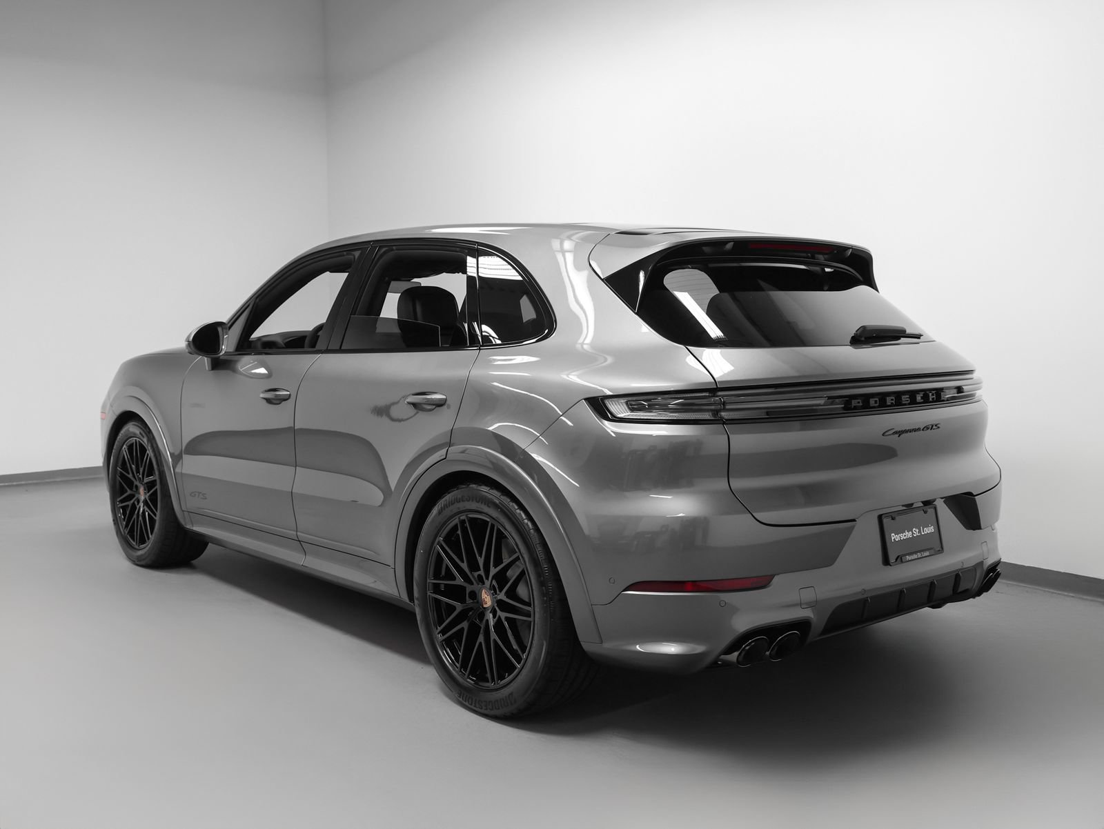 New 2026 Porsche Cayenne GTS AWD/4WD image 3