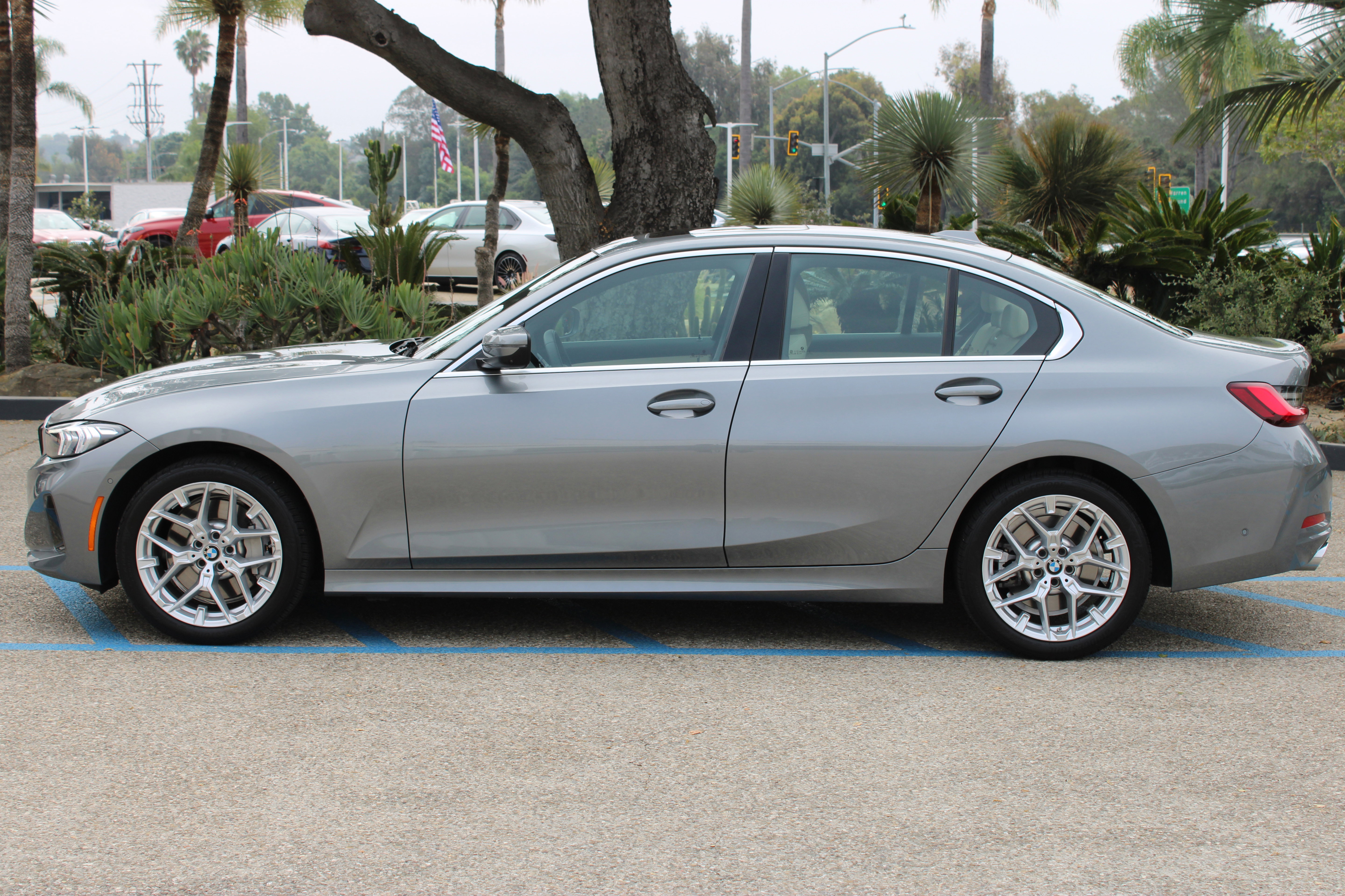 Used 2025 BMW 330i Sedan w/ Convenience Package image 2