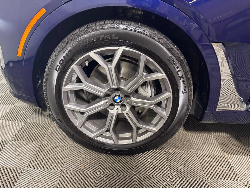Used 2023 BMW X7 xDrive40i w/ Premium Package AWD/4WD image 38