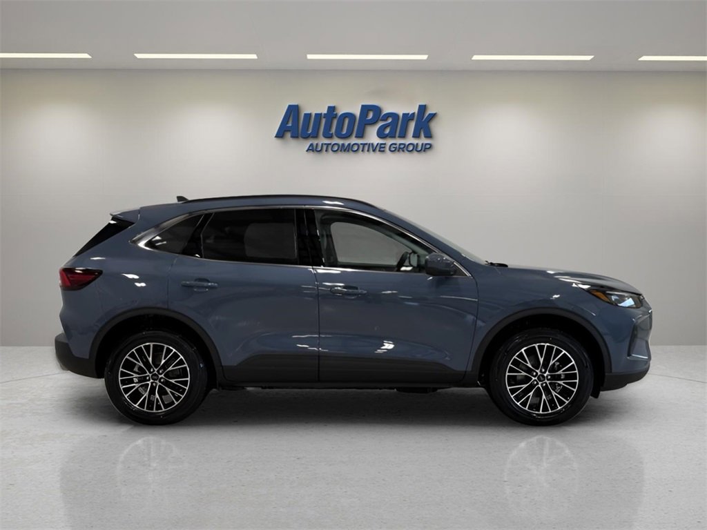 New 2026 Ford Escape SE w/ PHEV Premium Package image 8