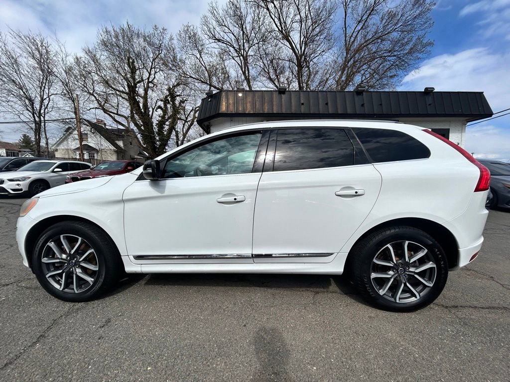 Used 2017 Volvo XC60 T6 Dynamic w/ Preferred Option Package image 5
