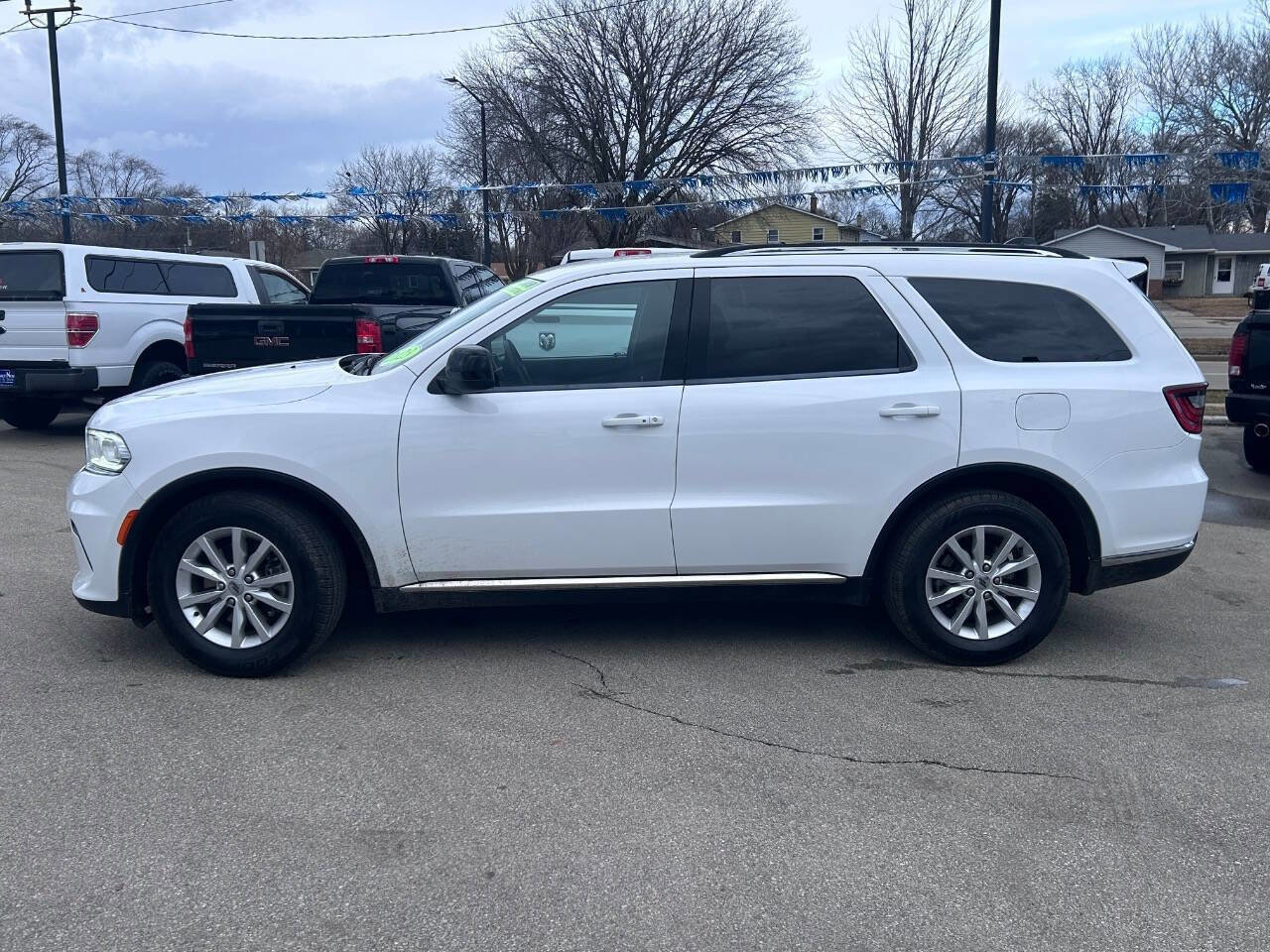 Used 2023 Dodge Durango SXT Launch Edition image 3