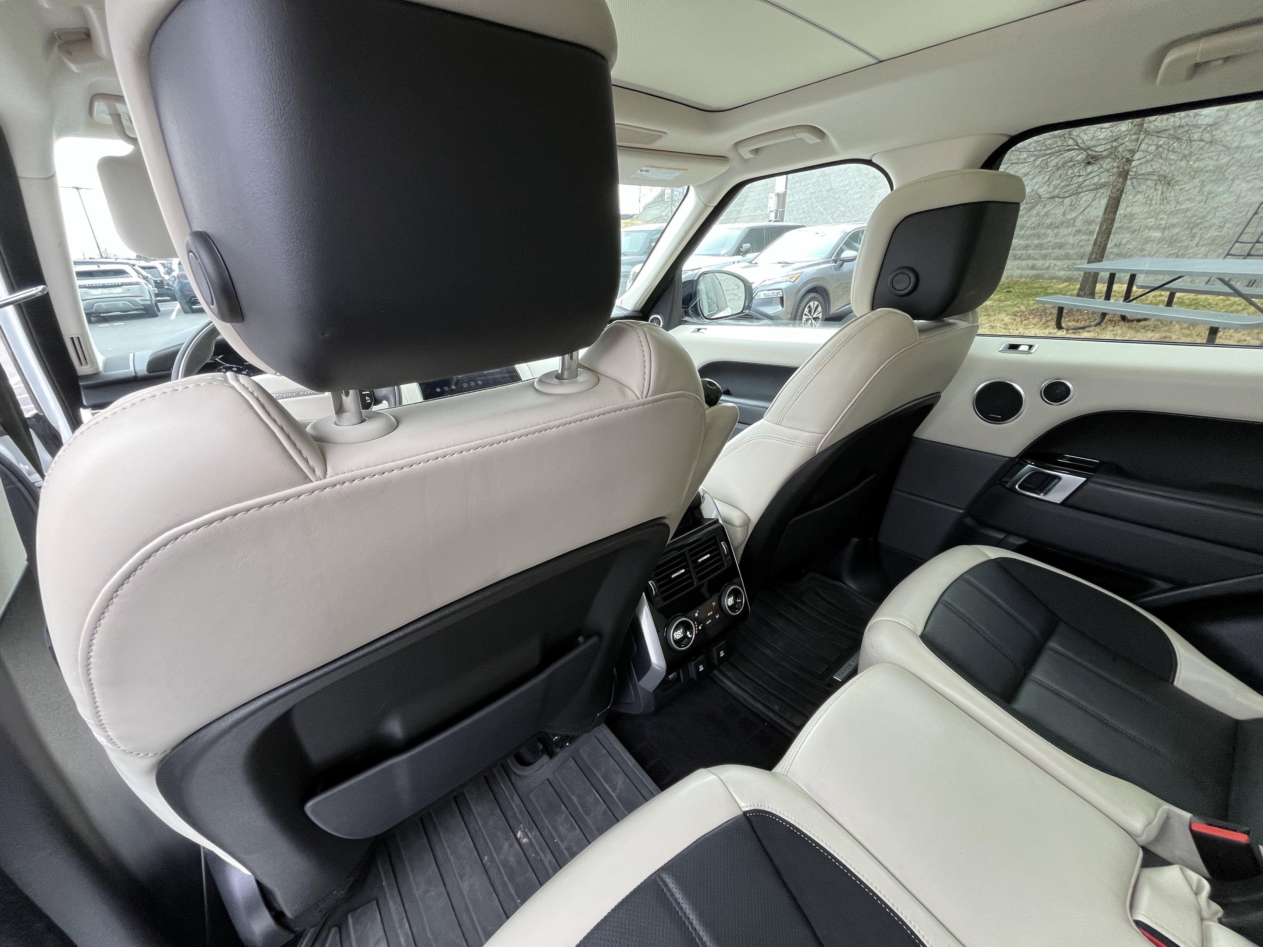 Used 2021 Land Rover Range Rover Sport HST image 29