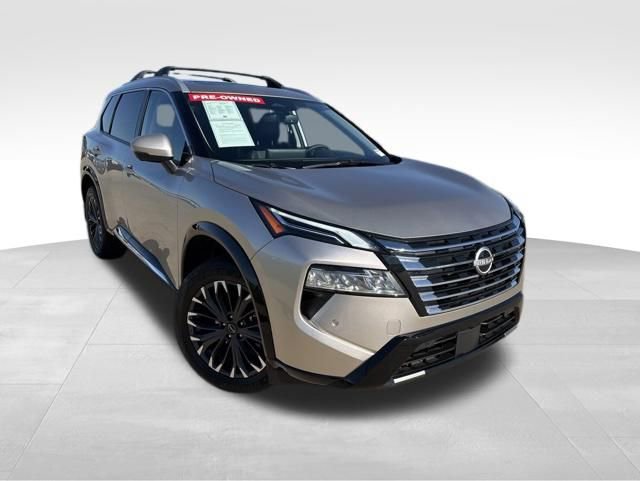 Used 2025 Nissan Rogue Platinum AWD/4WD image 3