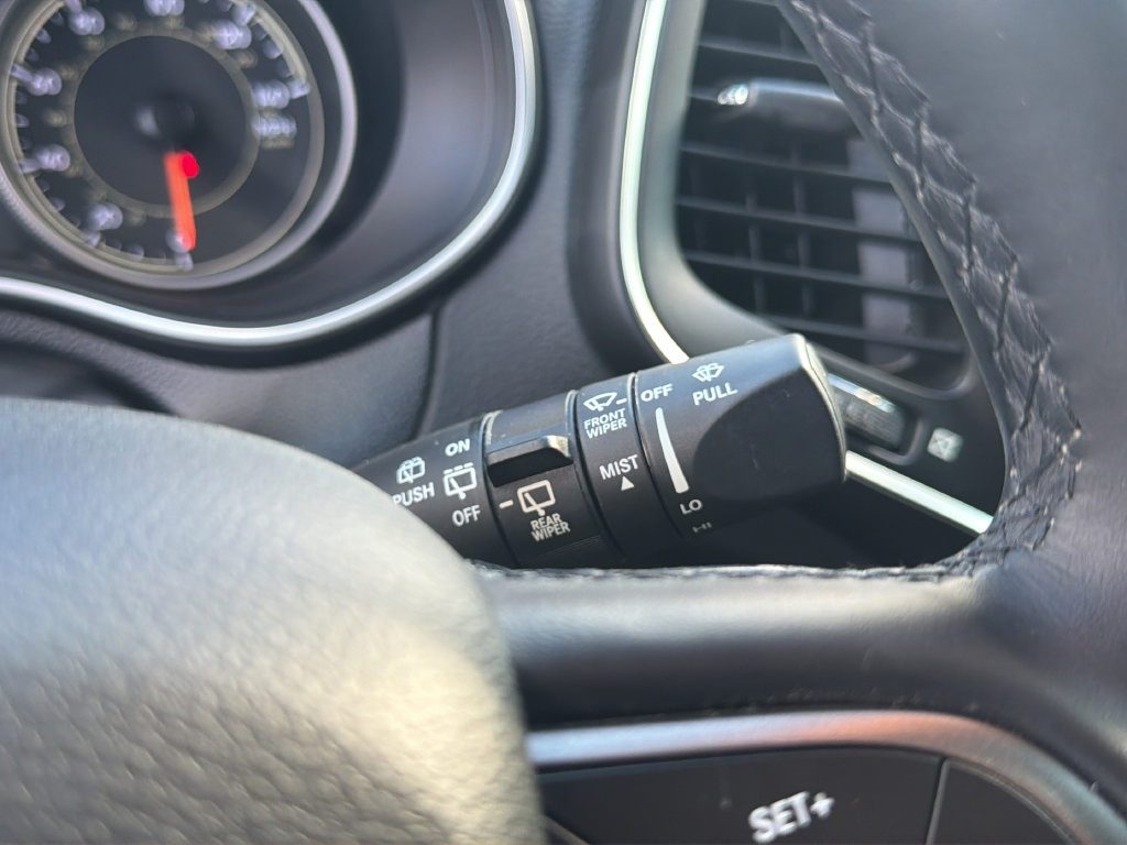 Used 2019 Jeep Cherokee Latitude Plus FWD image 24