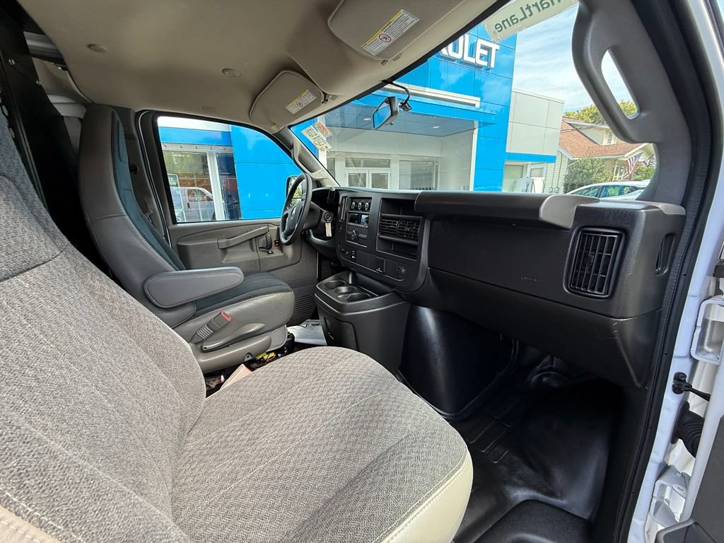 Used 2025 Chevrolet Express 2500 w/ Driver Convenience Package RWD image 33