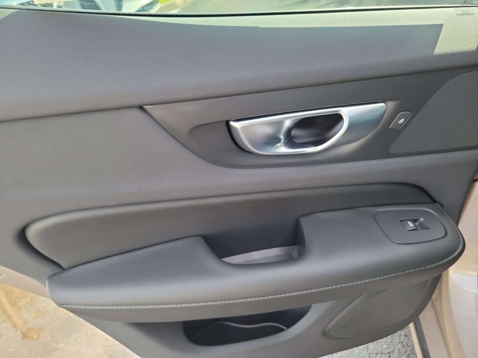 Used 2024 Volvo S60 B5 Core FWD image 13